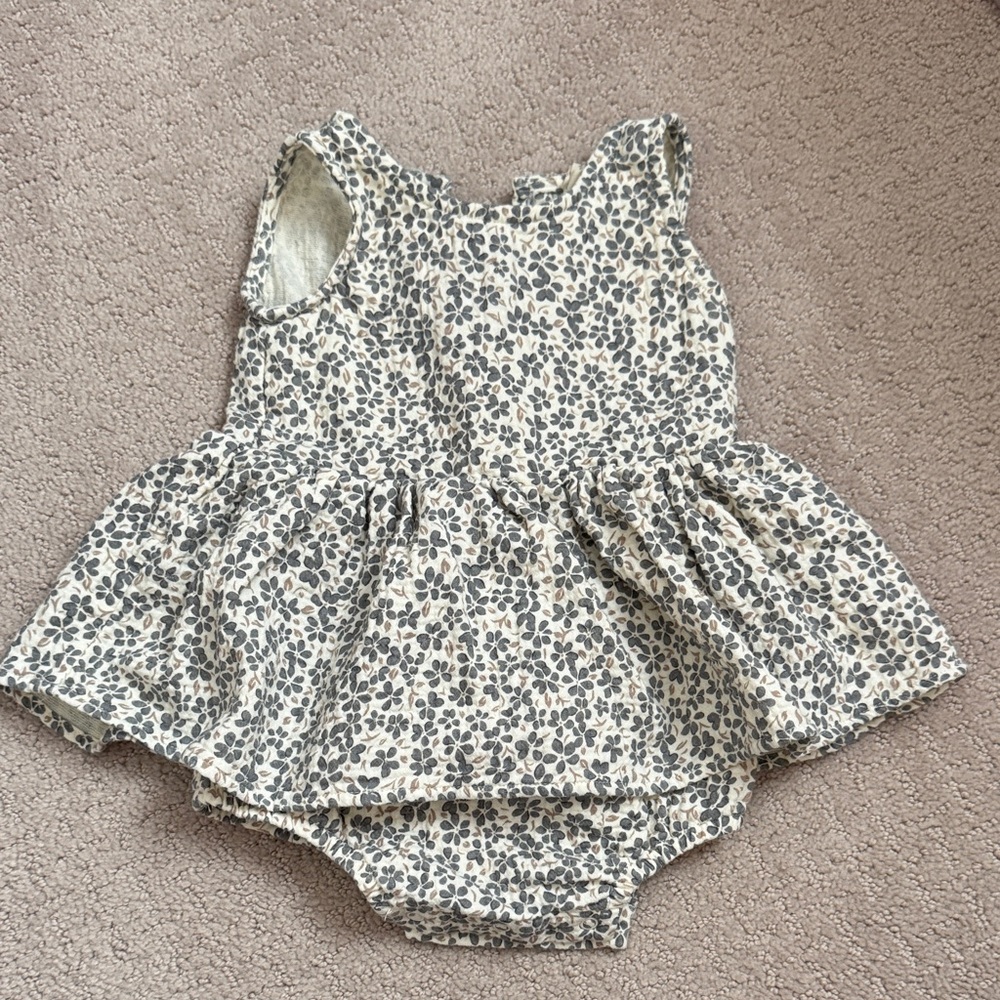 Quincy Mae Floral Print Baby Outfit